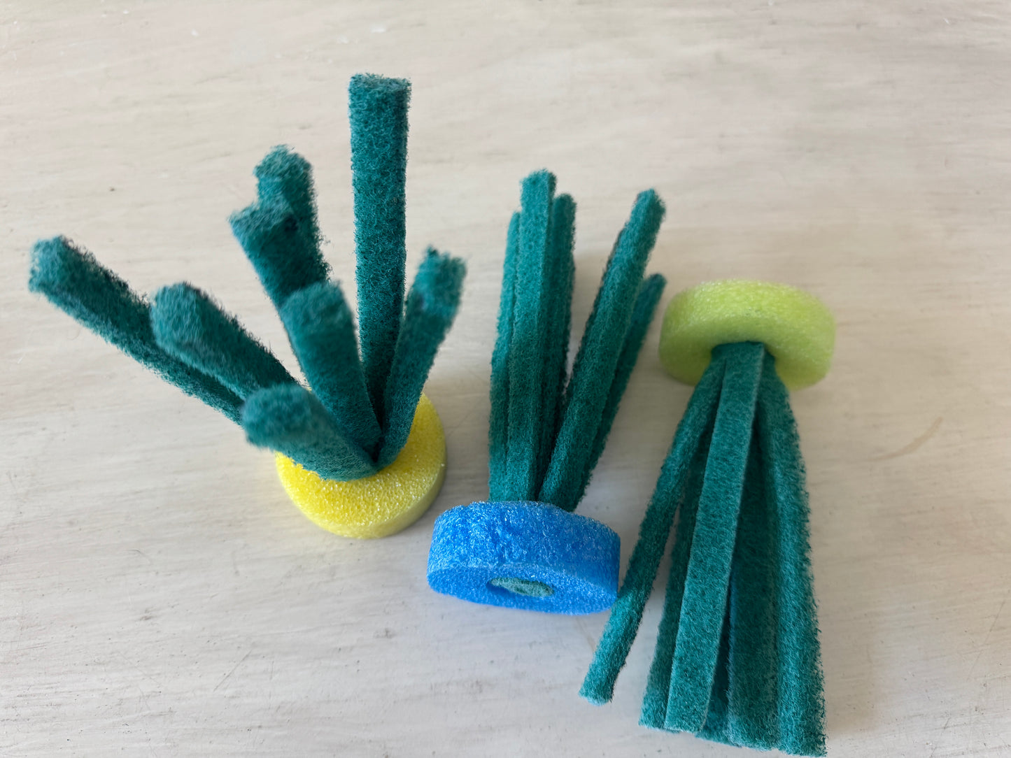 scouring pad spawning mops 6 inches long yellow green blue floating 3-pack rice-fish killifish egg laying fish tropical-fish aquariums fish-tanks ponds
